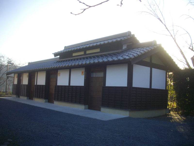 鶴山公園鶴山館前　トイレ改修工事